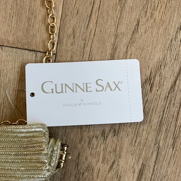 Gunne Sax by Jessica McClintock Vivienne Bow Clutch - Picture 2 of 10